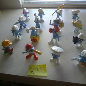 16 Piece McDonalds 2011 Smurf Movie Figure Lot -Loose-Good Condition